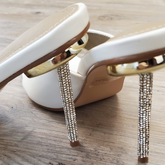 Lemonade White Open toe Rhinestone lock heel - Picture 5 of 5